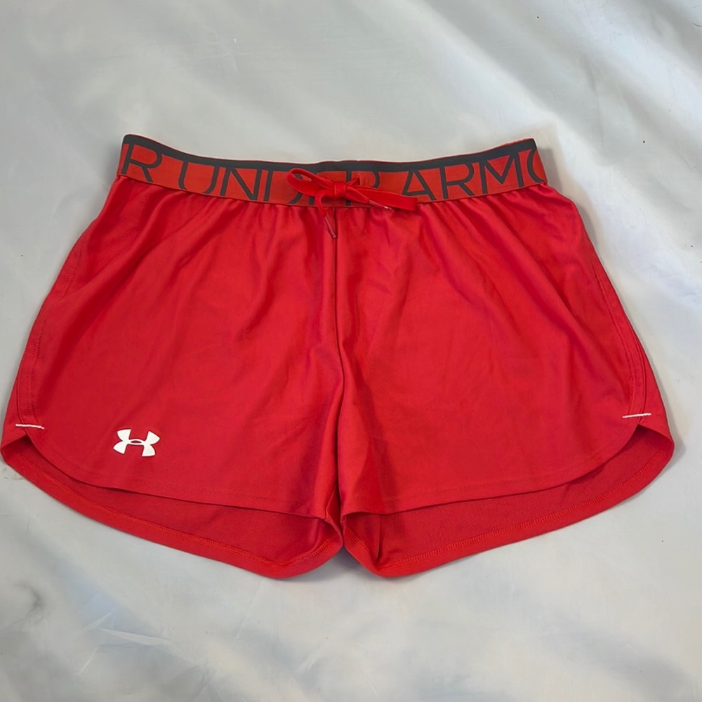 Coral colored Semi- fitted hot gear UNDER ARMOUR athletic shorts SM/PP